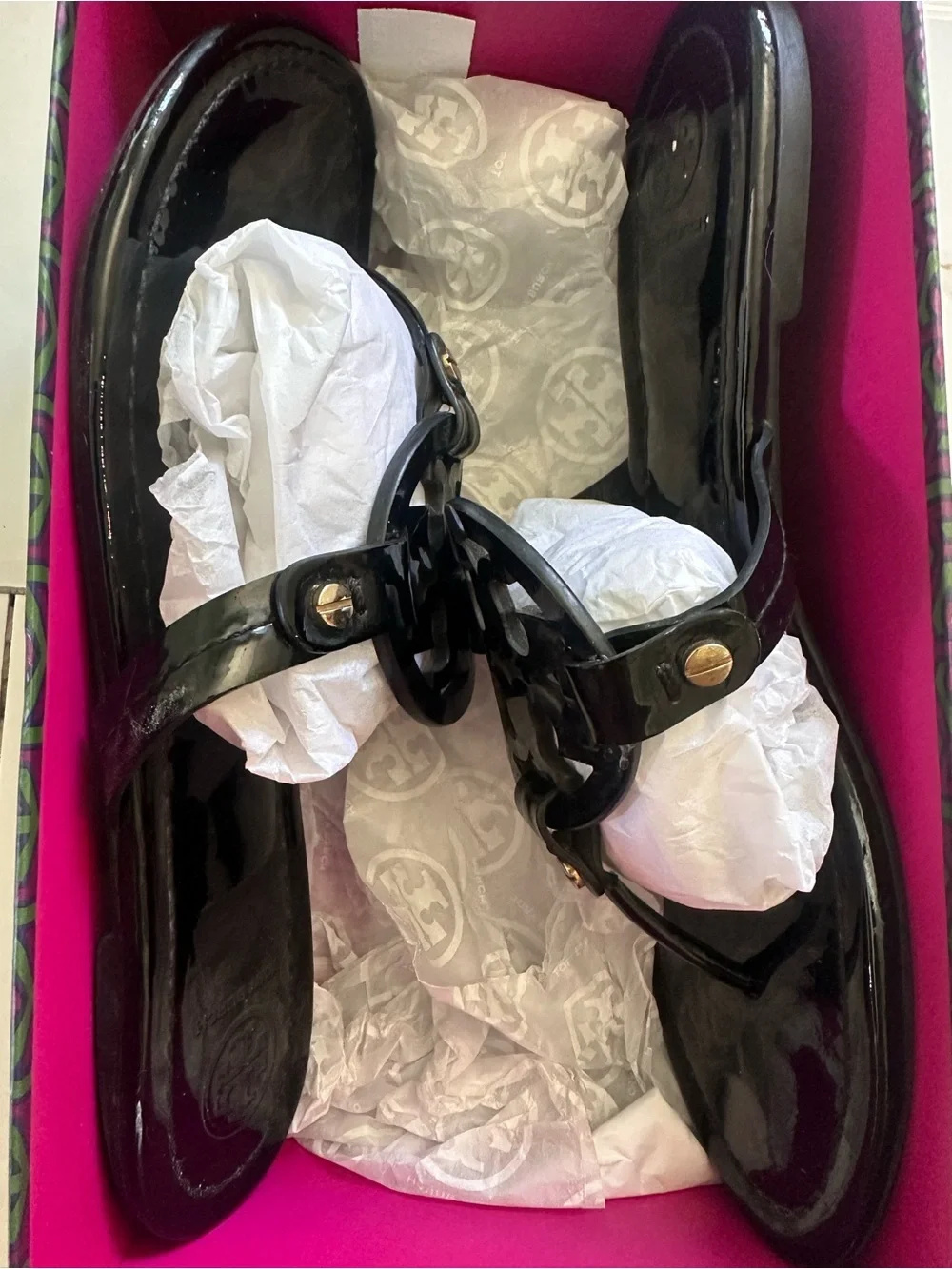 Tory Burch Black Patent Leather Logo Thong Sandals - Picture 5 of 8